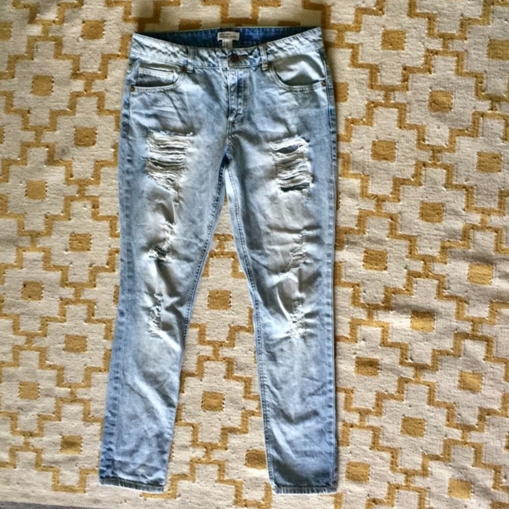 Distressed  Light wash boyfriend jeans